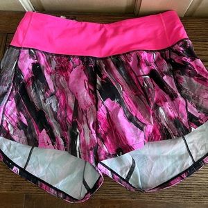 Lululemon MR Speed Up 4 inch size 4, EUC